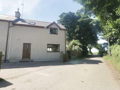 Bwthyn Neithior, Llannerch-y-medd