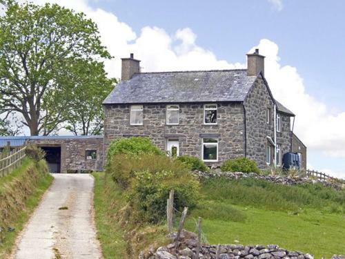 Ymwlch Bach Farmhouse