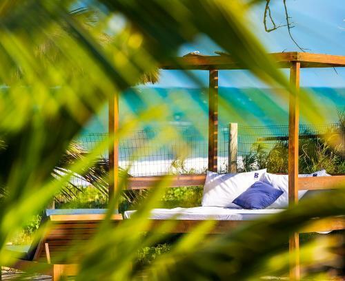Hotel B Blue Beachouses