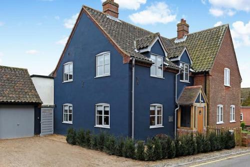 Crown Cottage - Prime Orford Location