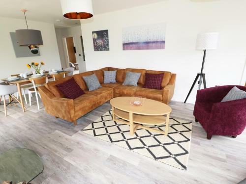 Lily-pad Lodge