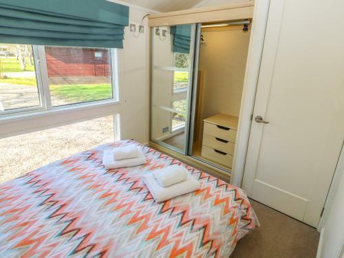 12 Bullrush, Lincoln