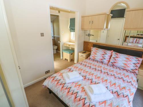 12 Bullrush, Lincoln