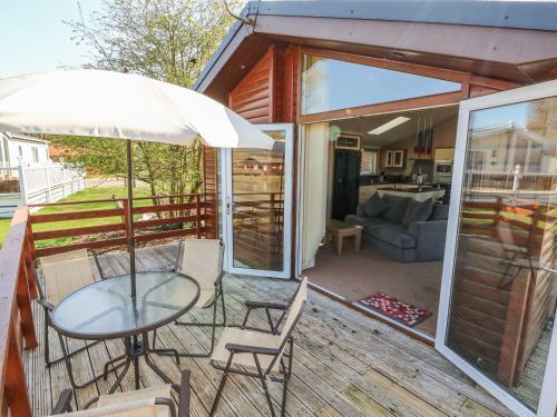 12 Bullrush, Lincoln