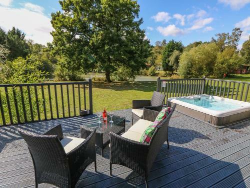 Sunset Lodge, Tattershall