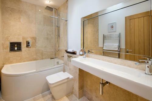 Tarbet Villa Sleeps 12
