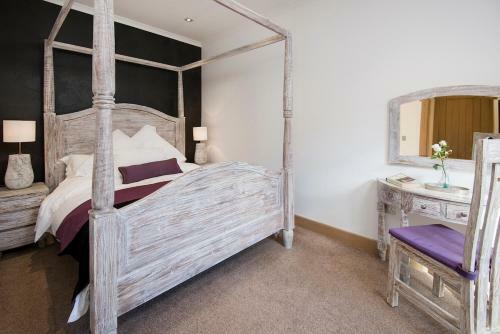 Tarbet Villa Sleeps 12