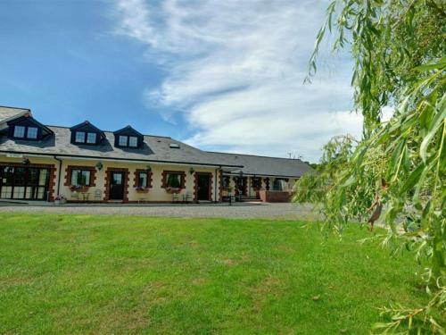 Pleasant Holiday Home In South Molton With Garden