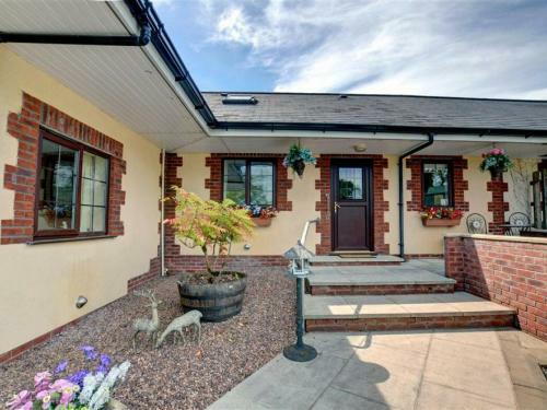 Pleasant Holiday Home In South Molton With Garden