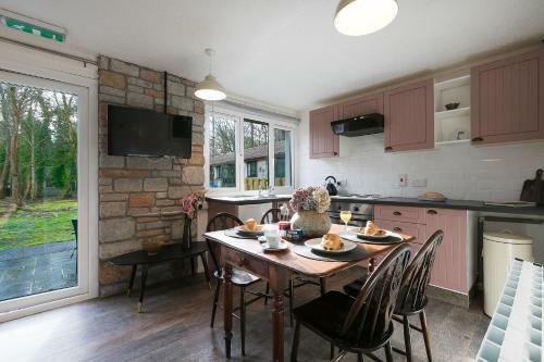 Cosy Woodland Home