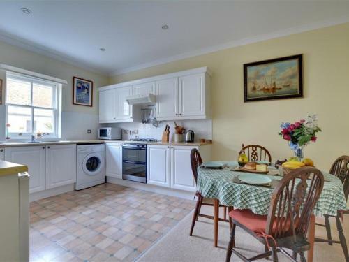Holiday Home Cam Court