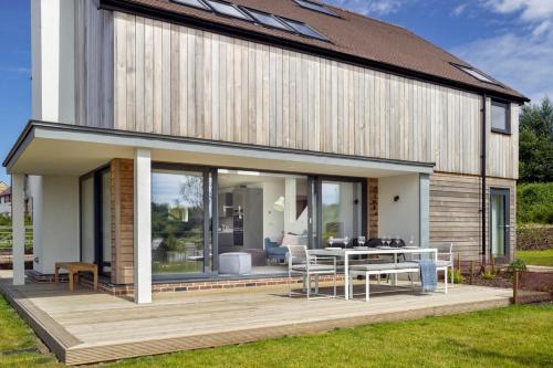 Woodsford Villa Sleeps 8 Pool Wifi