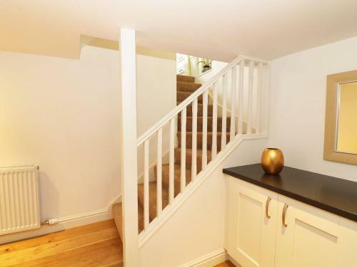 1 Corner Cottages, Grange-over-sands