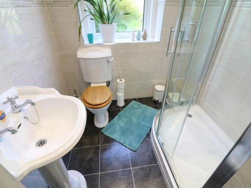 1 Corner Cottages, Grange-over-sands