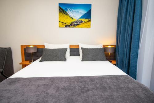 Orbi Palace Hotel Official