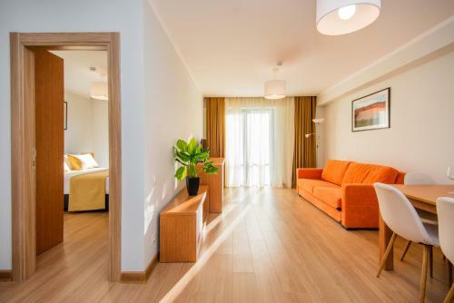 Orbi Palace Hotel Official
