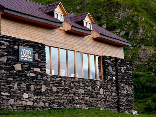 Hostal Fifth Season