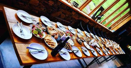 Hostal Fifth Season