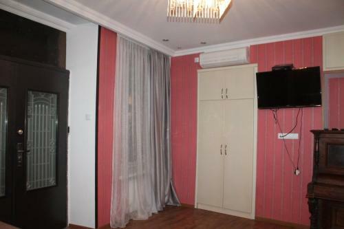 Apartment B.s