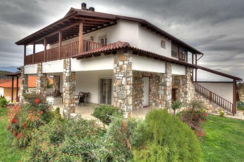 Hostal Toula Rooms