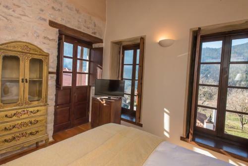 Hostal Epoches Luxury Suites