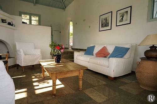 Isomata Villa Sleeps 8 Pool Air Con Wifi