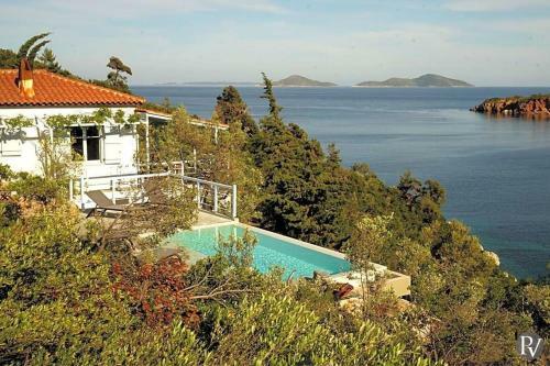 Isomata Villa Sleeps 8 Pool Air Con Wifi