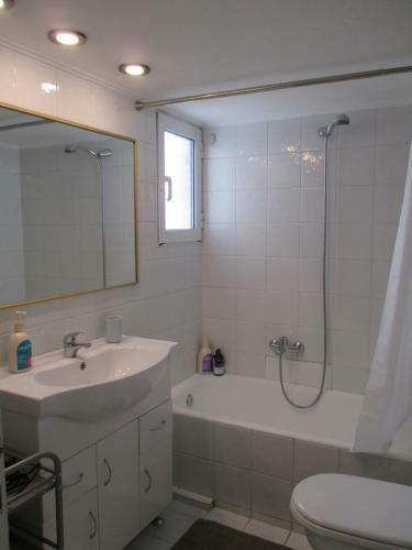 Best Location: Acropolis Apartment