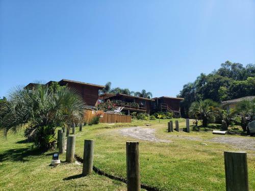 Lodge Chal�s & Bangal�s Ibiraquera