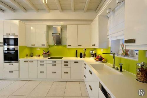 Kostos Villa Sleeps 10 Pool