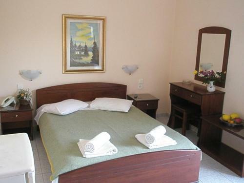 Denis Hotel And Bungalows