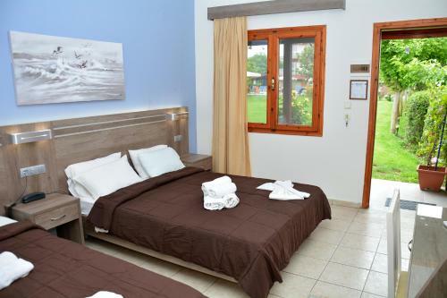 Denis Hotel And Bungalows