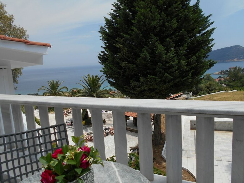 Kinira Beach Hotel