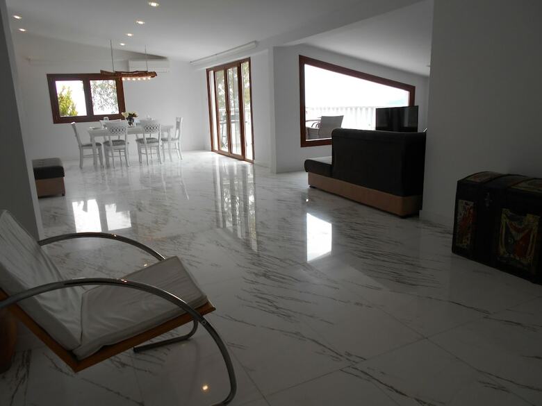 Kinira Beach Hotel