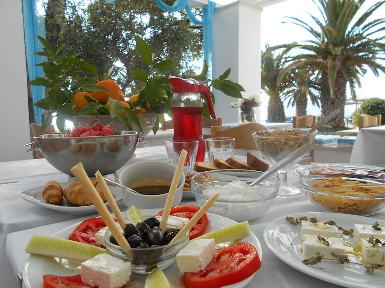 Kinira Beach Hotel