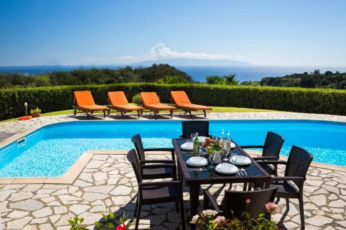 Kleismata Villa Sleeps 6 Pool Wifi