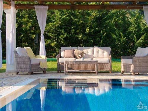 Kleismata Villa Sleeps 6