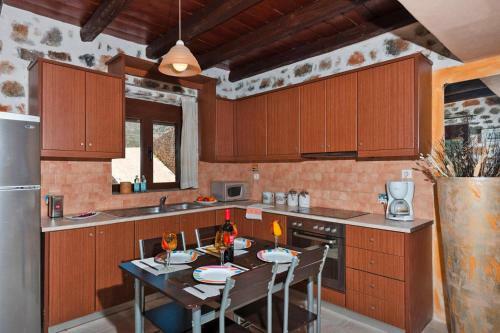 Holiday Home Kissos - Her02084-f