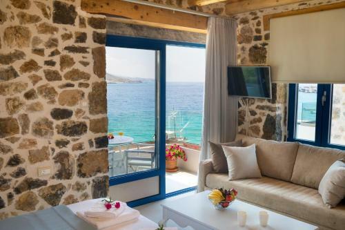 Molos Apartments