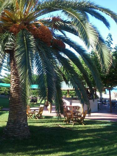 Hostal Evoikos Beach & Resort