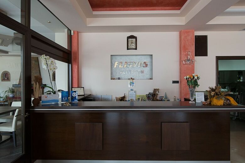 Hostal Flisvos Rooms
