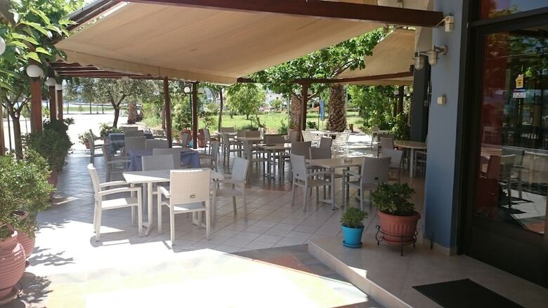Hostal Flisvos Rooms