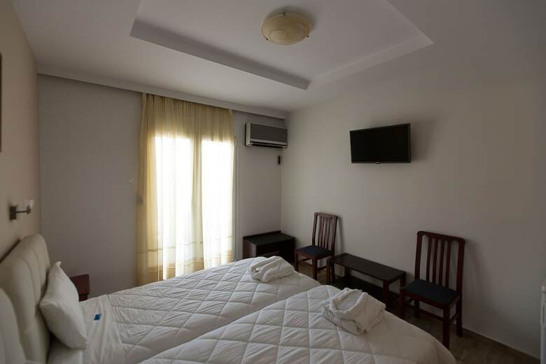 Hostal Flisvos Rooms