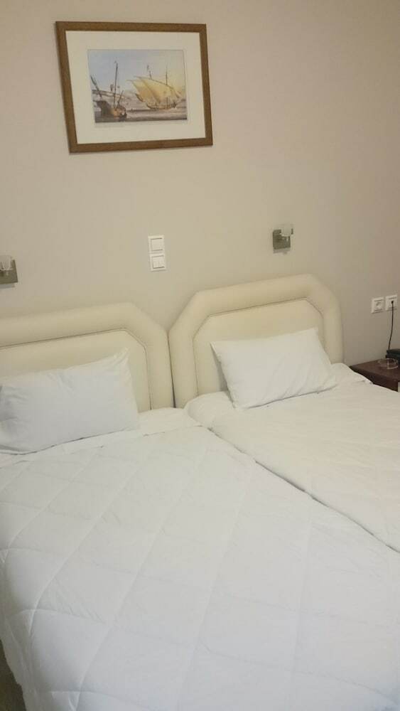 Hostal Flisvos Rooms