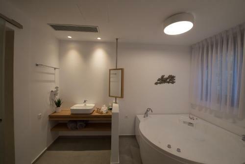 Natura Luxury Boutique Hotel Skopelos
