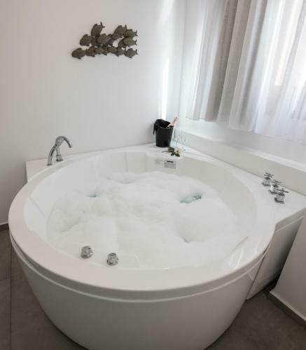 Natura Luxury Boutique Hotel Skopelos