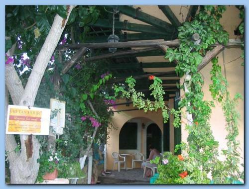 Hostal Cretanhouse