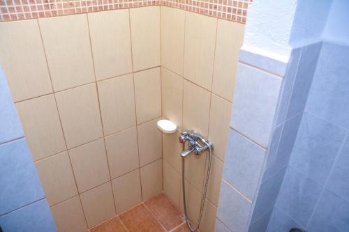 Hostal Eleni Zirganou Studios & Apartments