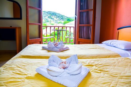 Hostal Eleni Zirganou Studios & Apartments