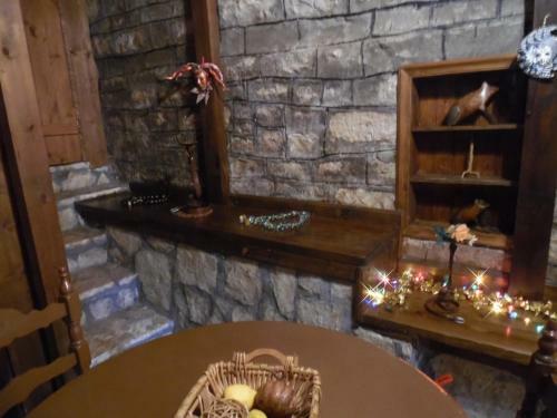Hostal Elatos Rooms